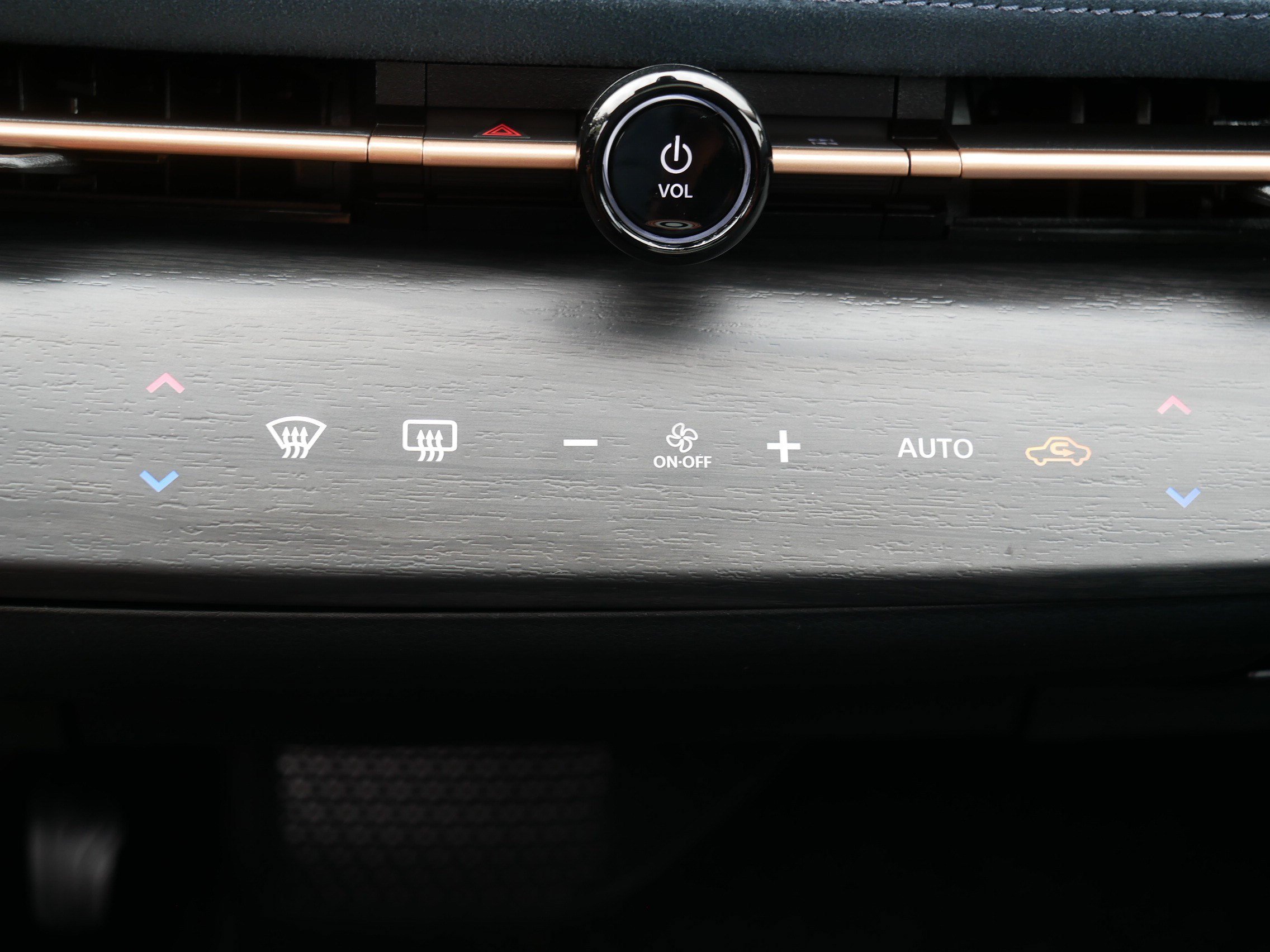 Certified 2024 Nissan Ariya AWD image 32