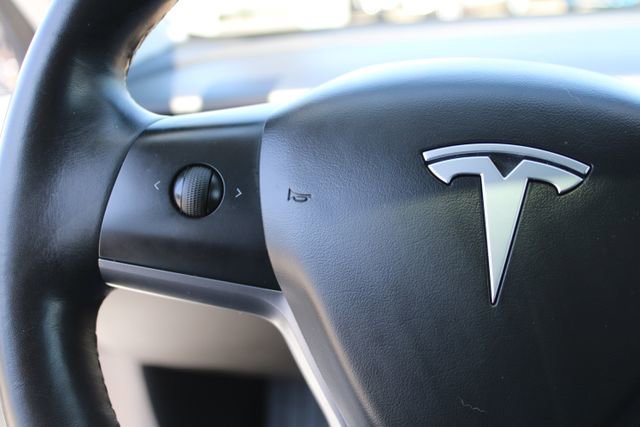 Used 2018 Tesla Model 3 Long Range RWD image 15