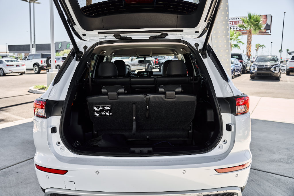 Used 2024 Mitsubishi Outlander SE AWD/4WD image 9