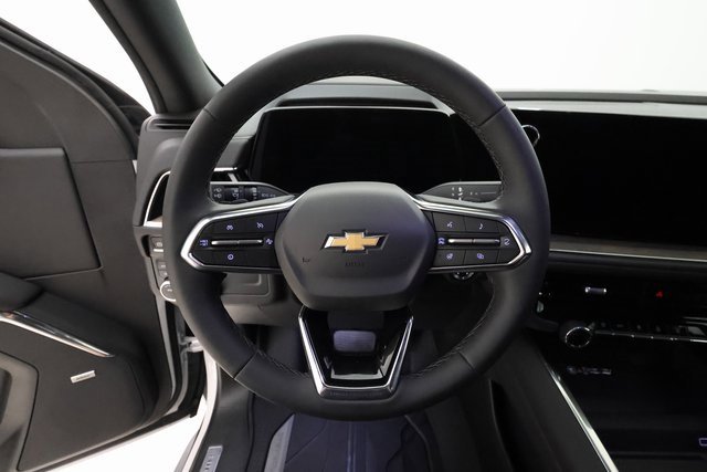 Used 2025 Chevrolet Suburban High Country image 12