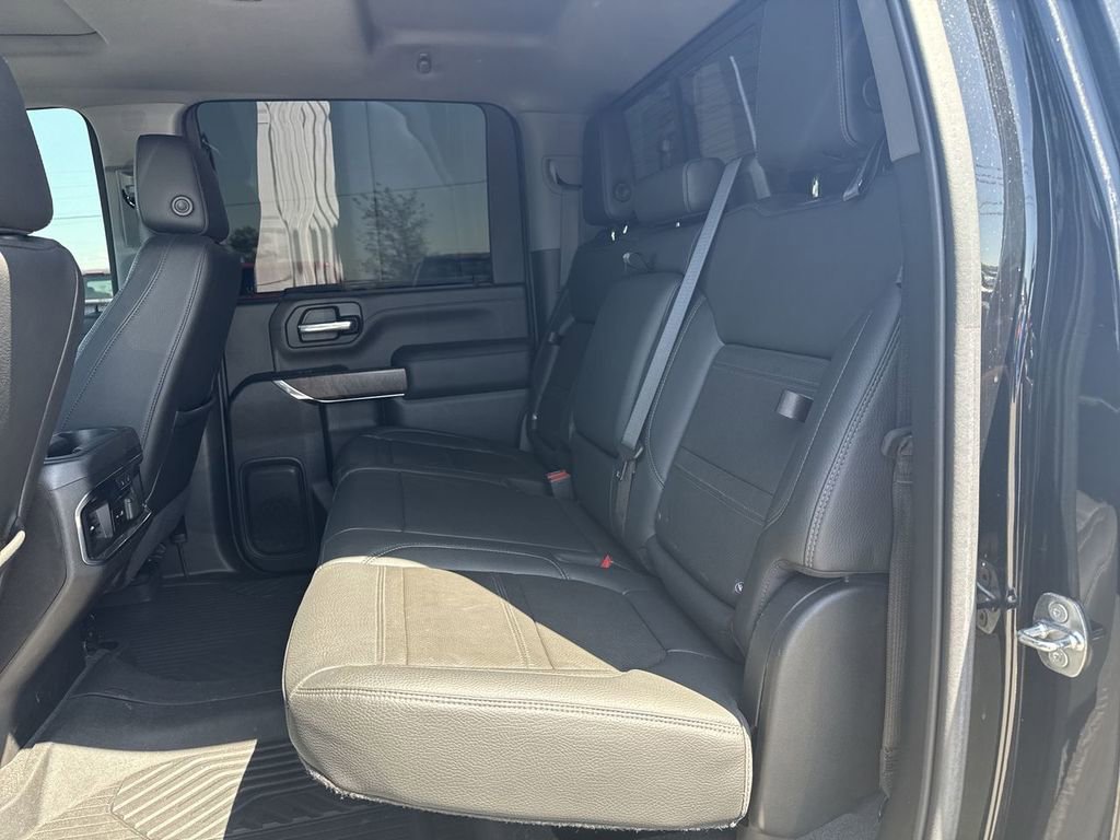 Used 2023 GMC Sierra 2500 Denali w/ Denali Black Diamond Edition AWD/4WD image 19