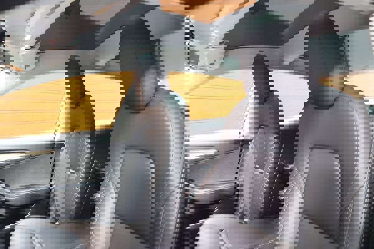 Used 2023 Tesla Model 3 Standard Range image 37