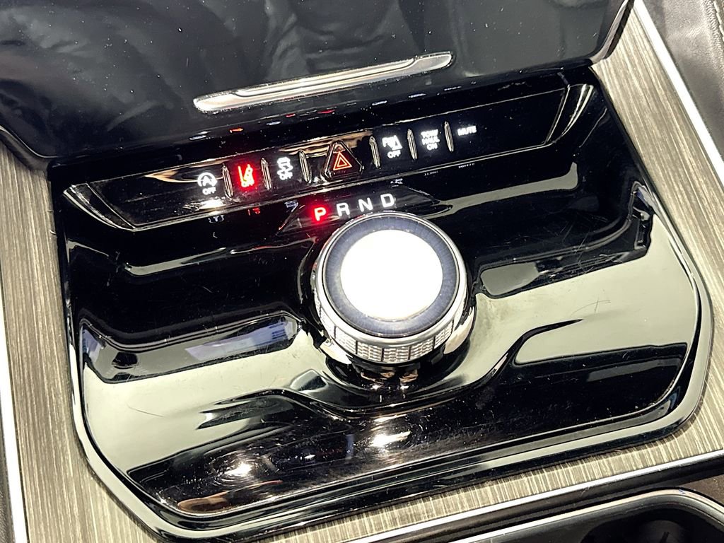 Used 2024 Jeep Wagoneer L Series II w/ Flexible Seating Group image 17