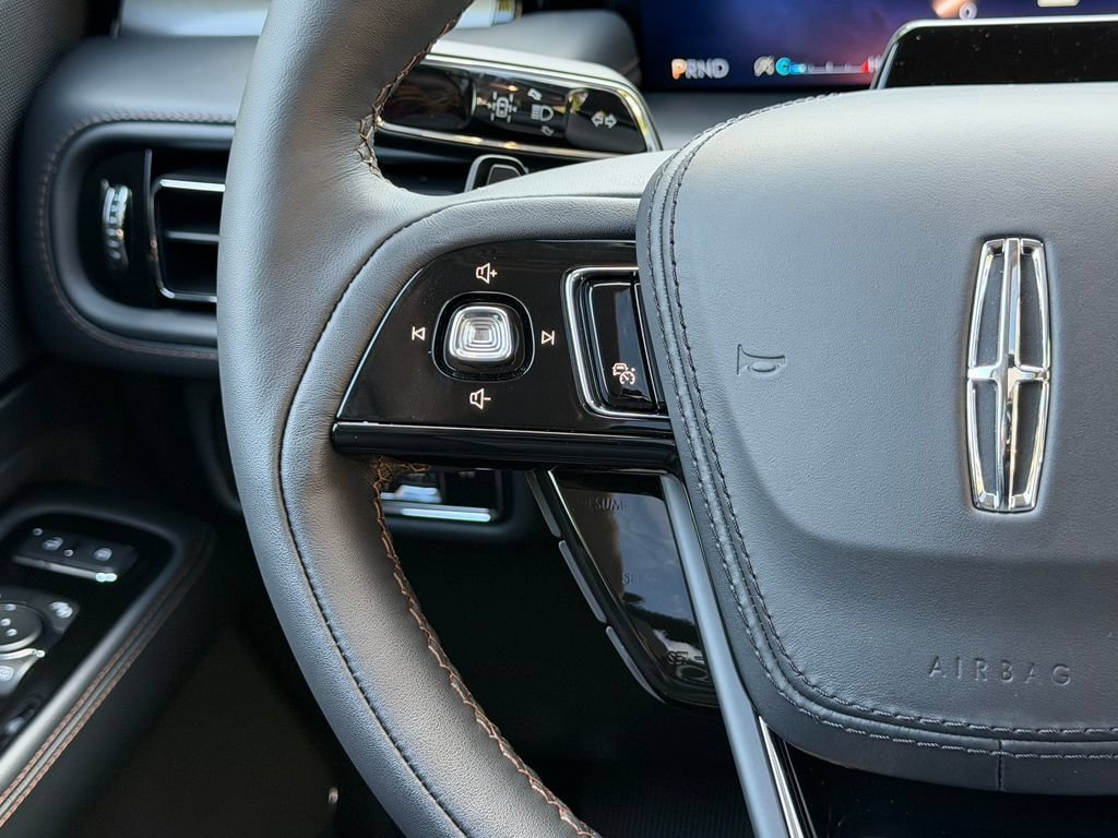 New 2027 Lincoln Aviator AWD w/ Jet Appearance Package image 15