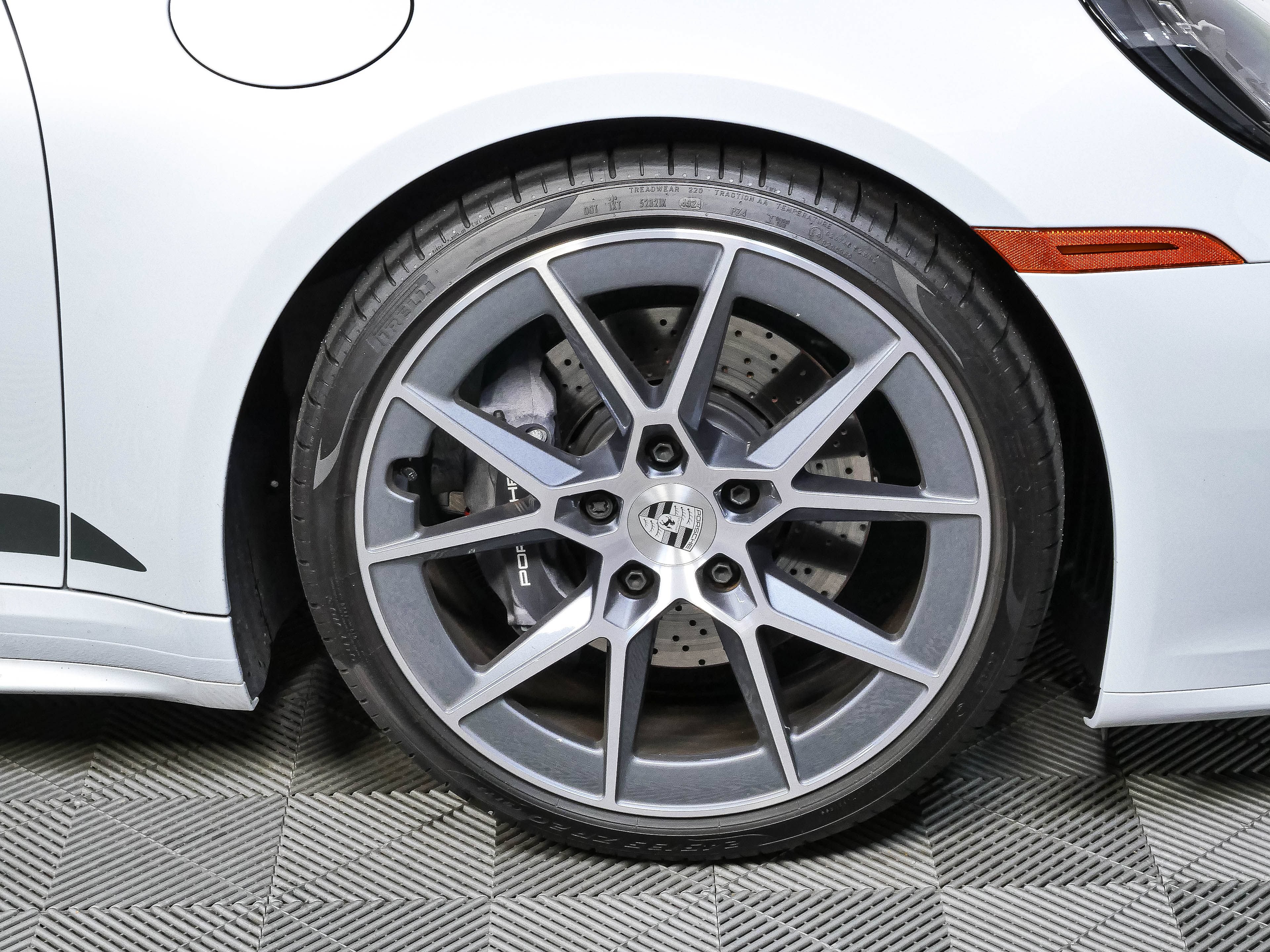Certified 2025 Porsche 911 Carrera RWD image 37