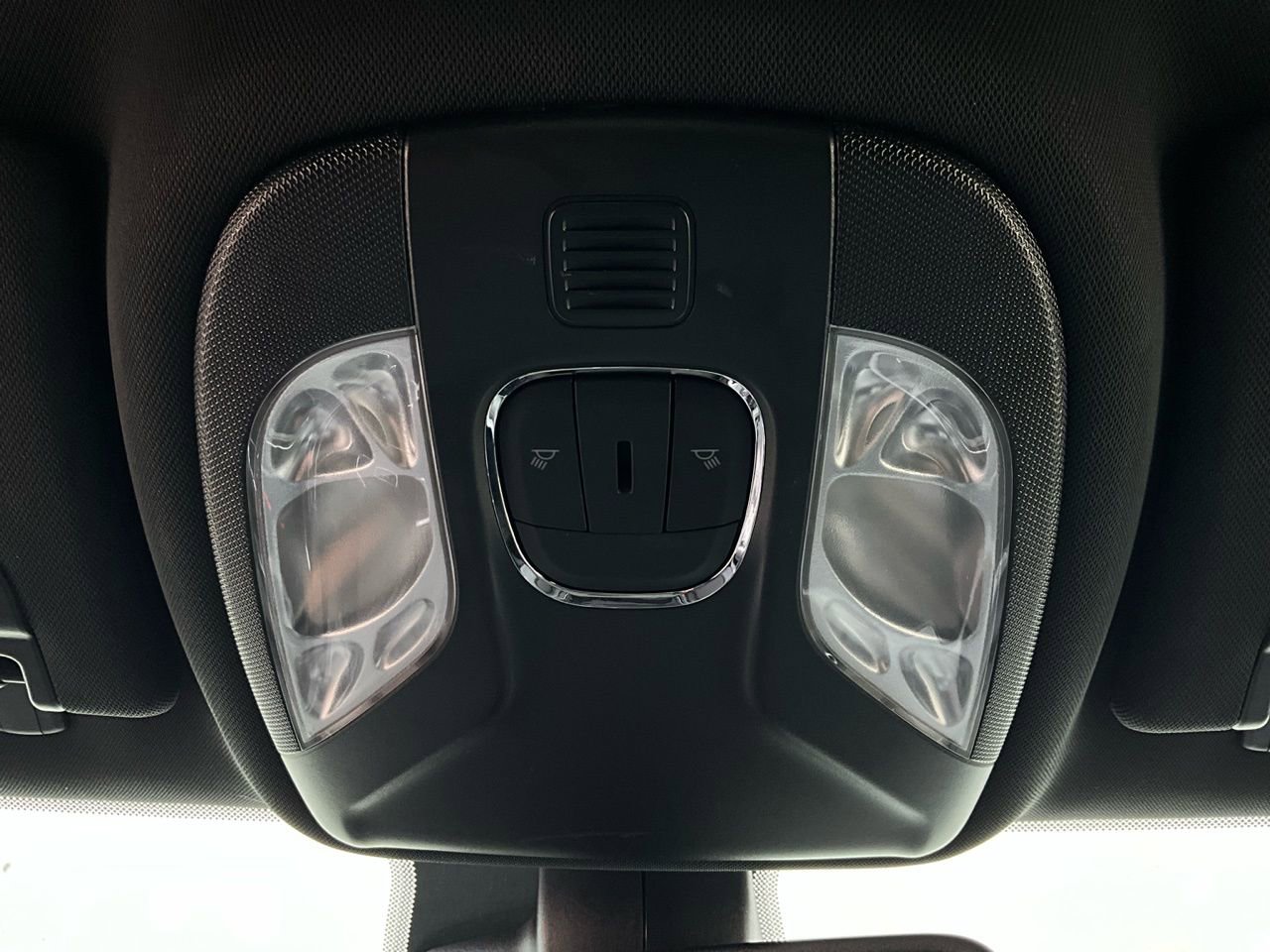 Used 2025 Jeep Compass Trailhawk w/ Trailer Tow Group image 16