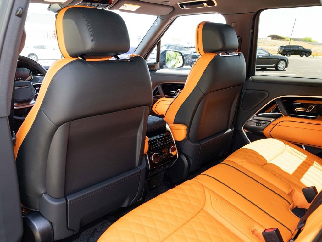 Used 2025 Land Rover Range Rover SE AWD/4WD image 48