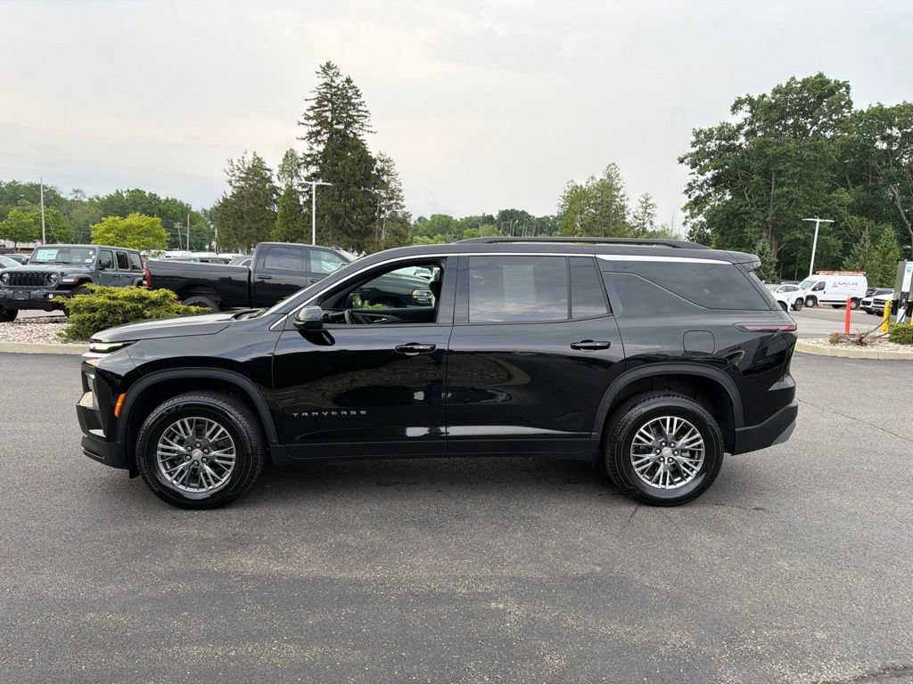 Used 2026 Chevrolet Traverse LT AWD/4WD image 7