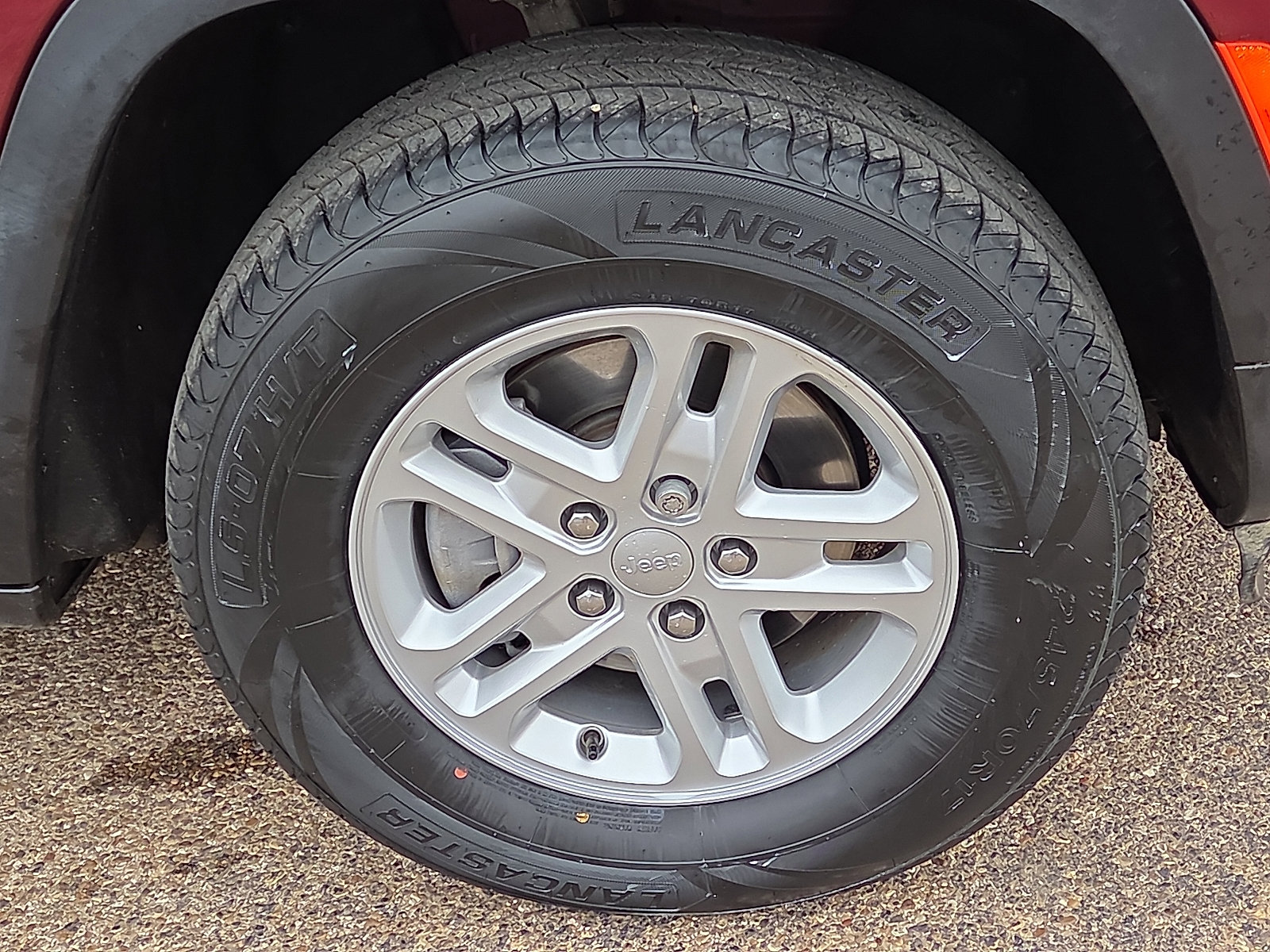 Used 2024 Jeep Grand Cherokee Laredo AWD/4WD image 6