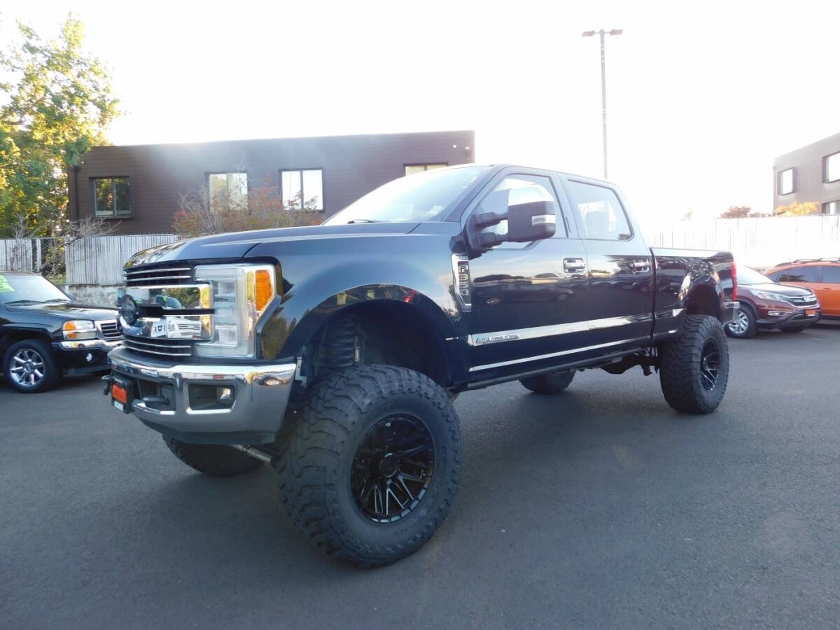 Used 2017 Ford F350 Lariat w/ Lariat Ultimate Package AWD/4WD image 4