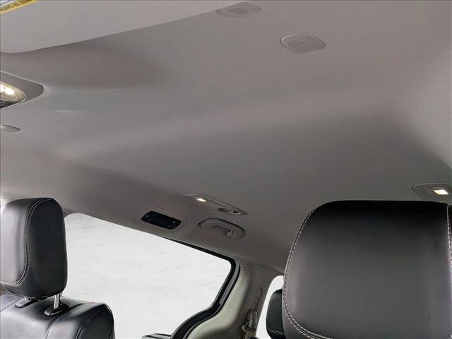 Used 2024 Chrysler Pacifica Select image 20