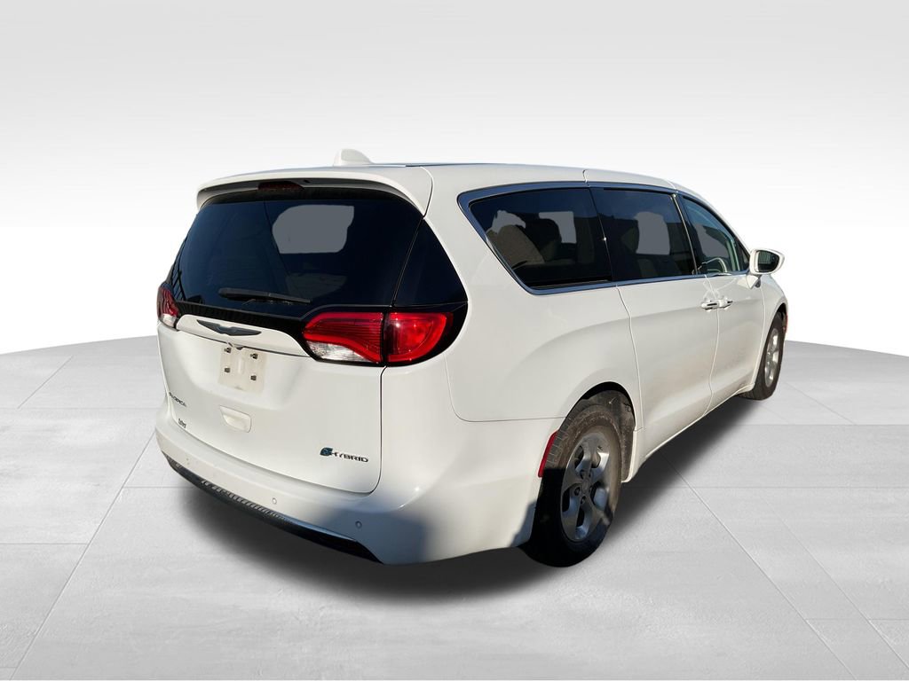 Used 2018 Chrysler Pacifica Touring Plus FWD image 9