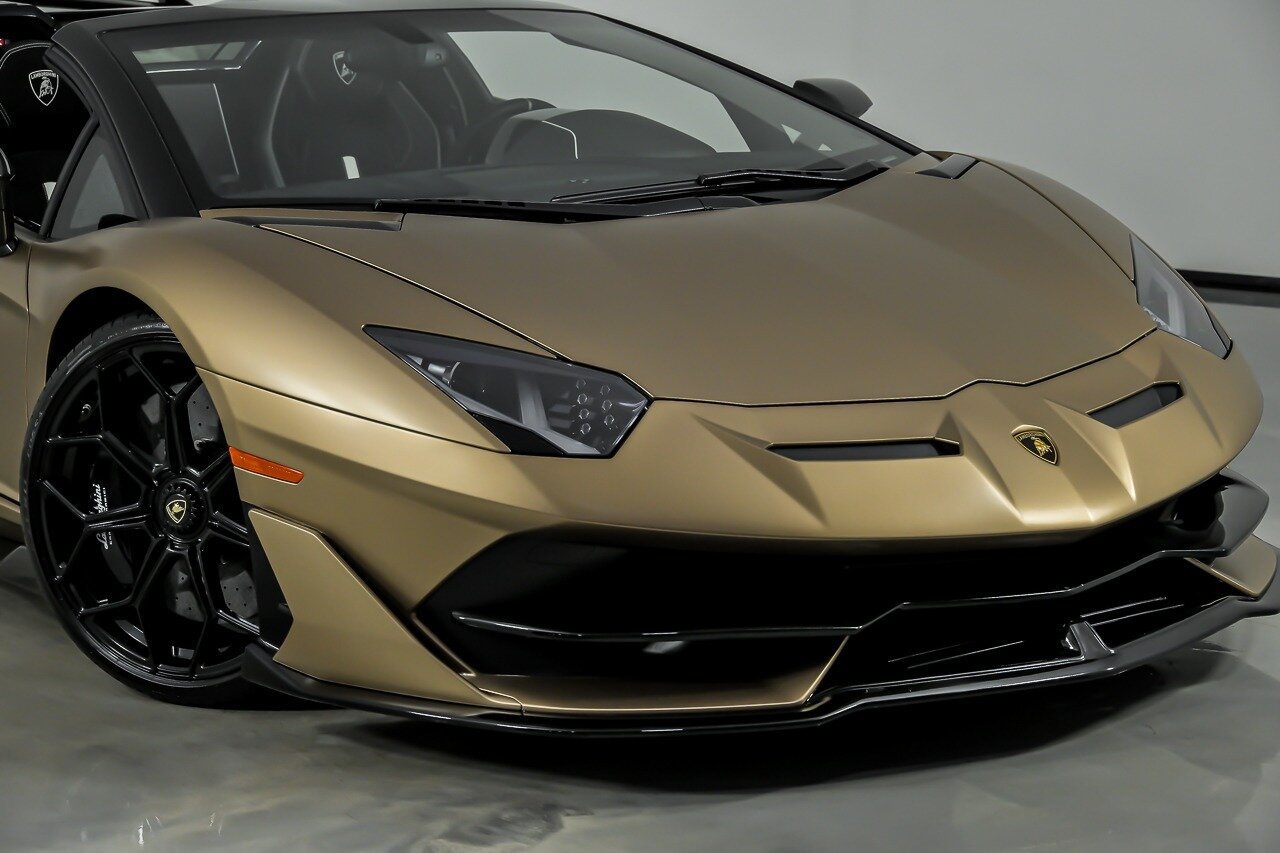 Used 2021 Lamborghini Aventador SVJ AWD/4WD image 3