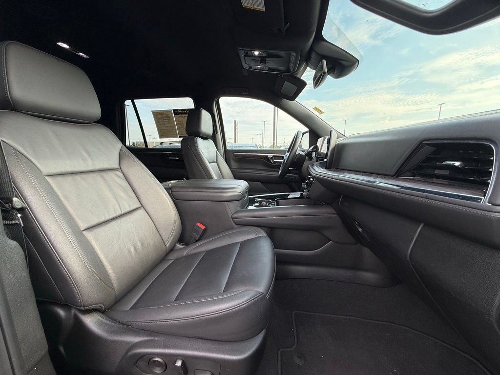 Used 2025 Chevrolet Tahoe Z71 AWD/4WD image 29