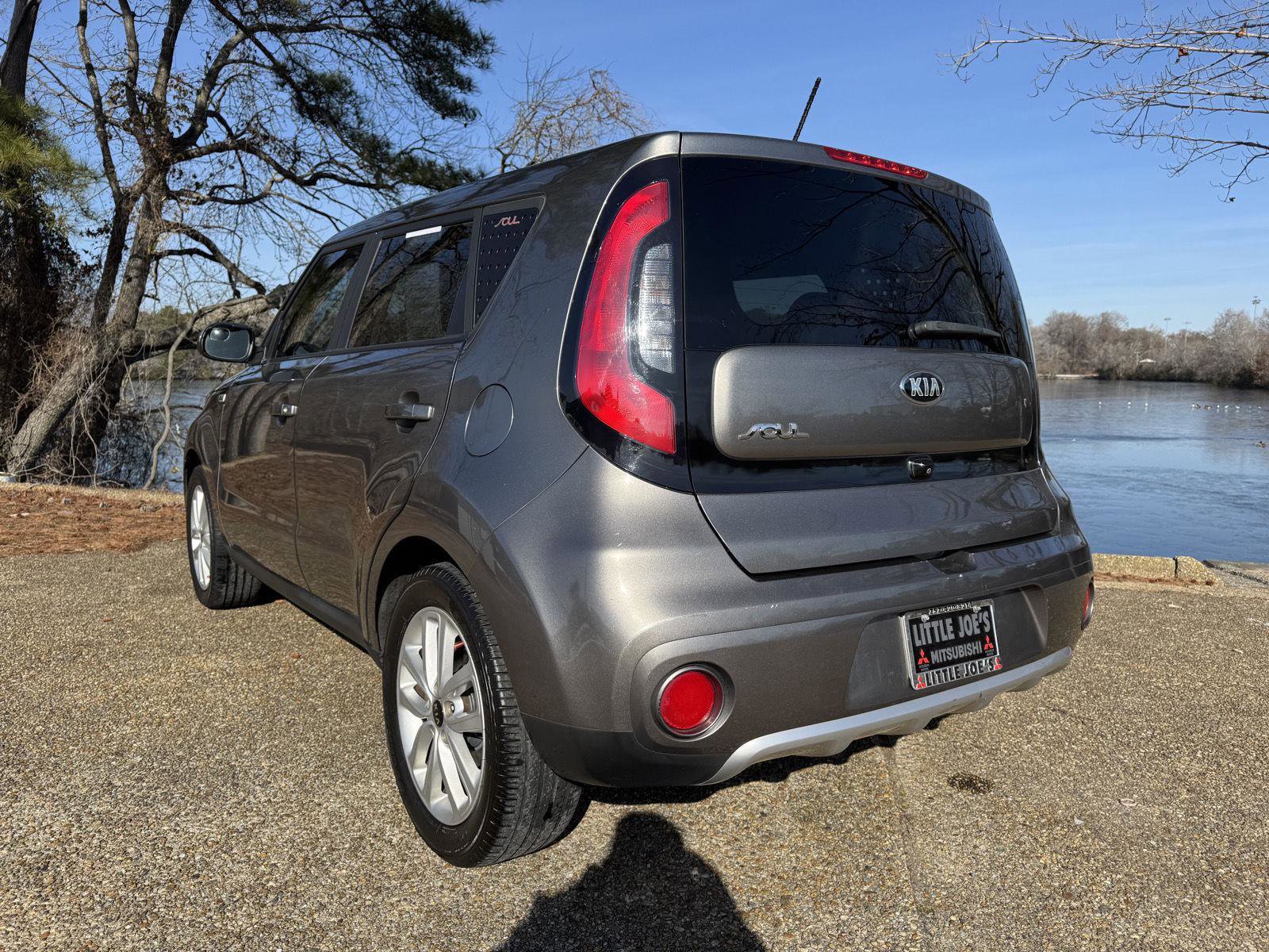 Used 2018 Kia Soul + FWD image 8