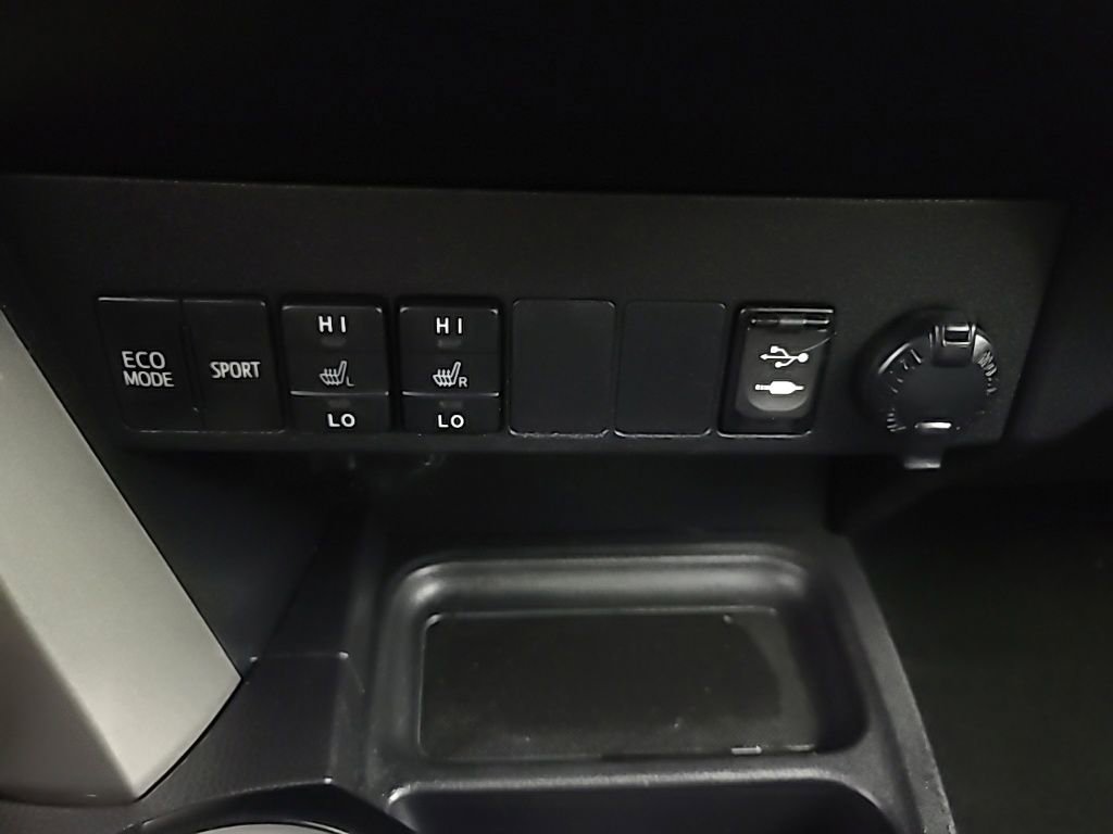 Used 2016 Toyota RAV4 Limited image 36