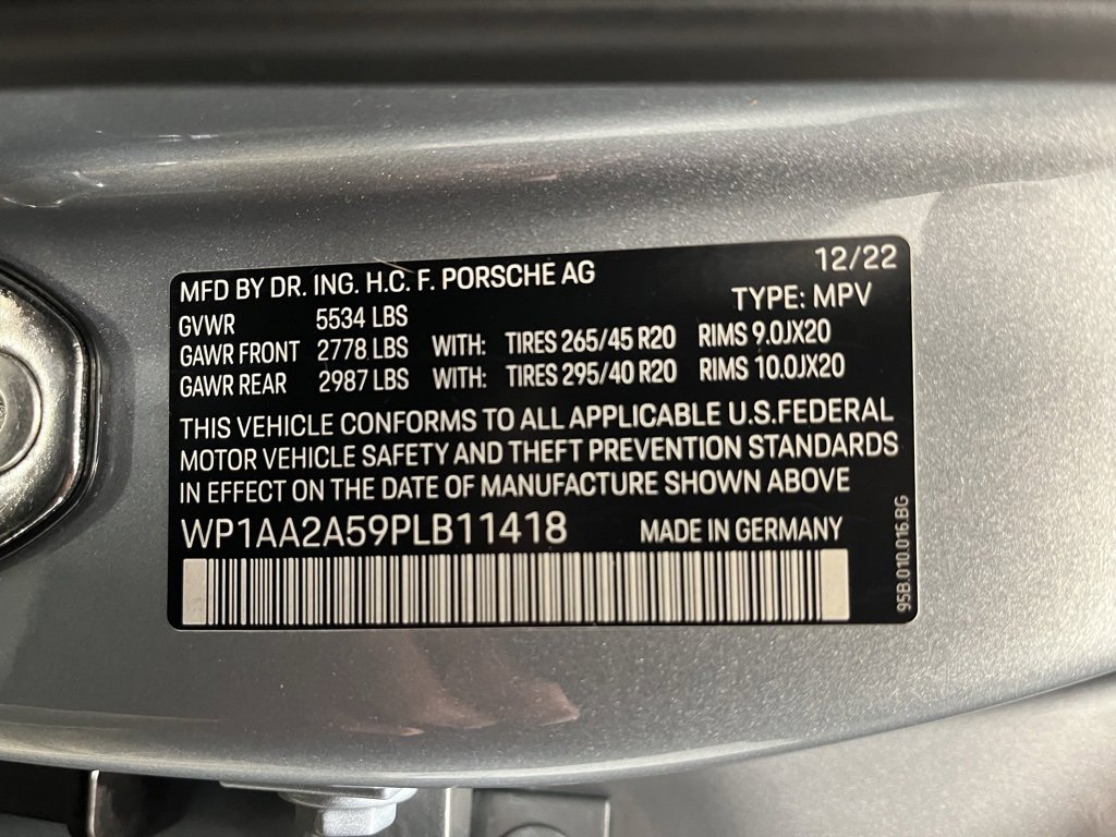 Used 2023 Porsche Macan image 24