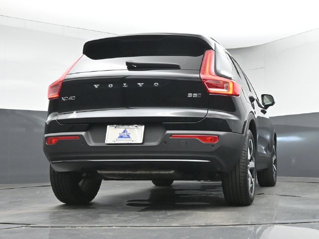 Used 2025 Volvo XC40 B5 Plus AWD/4WD image 41