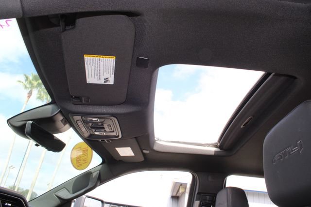 Used 2025 GMC Sierra 2500 AT4 image 22