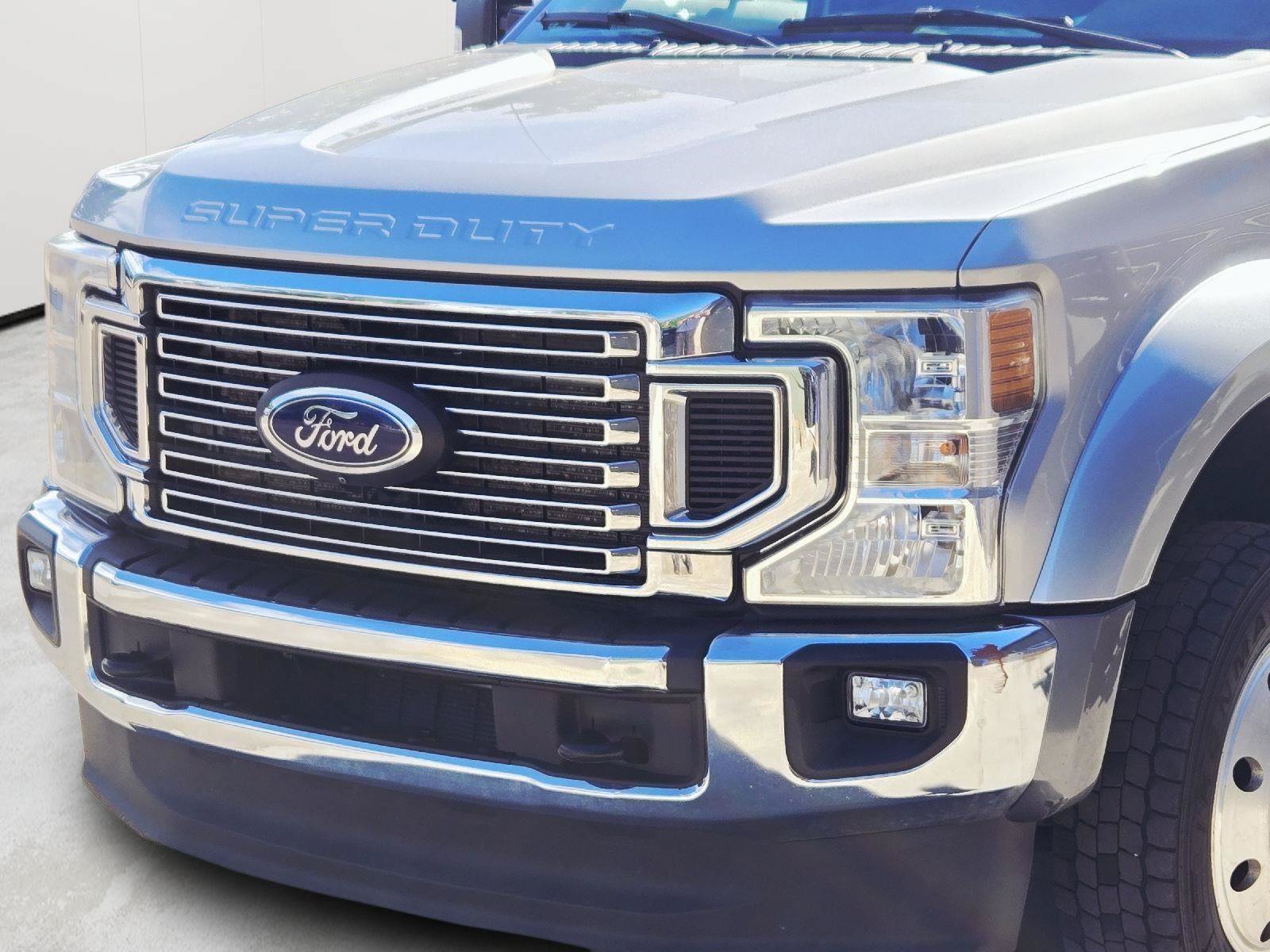 Used 2022 Ford F450 Lariat w/ Lariat Value Package AWD/4WD image 2