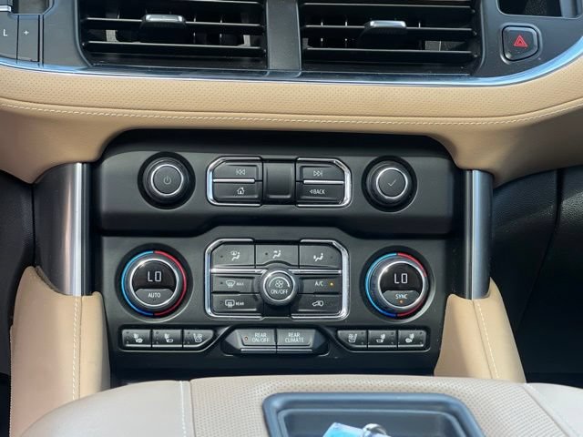 Used 2024 Chevrolet Suburban Premier AWD/4WD image 18