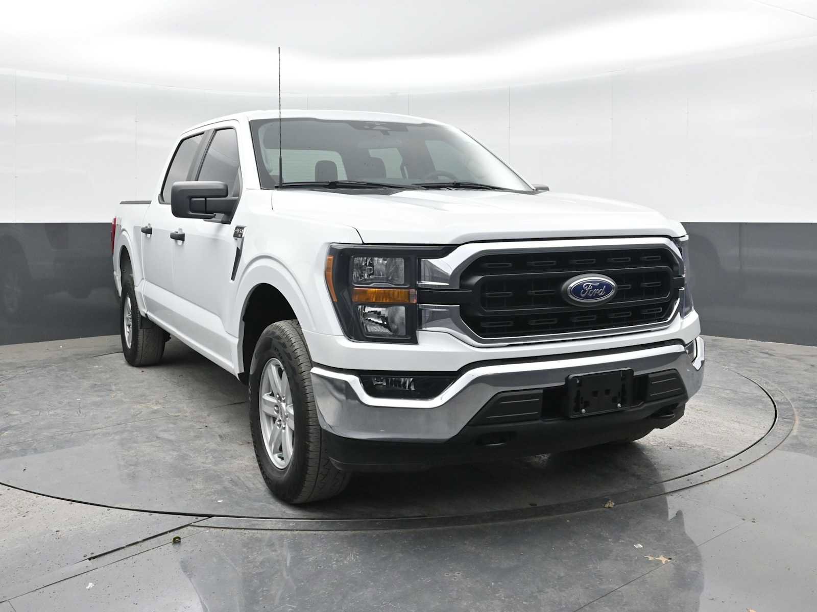 Used 2023 Ford F150 XLT image 1