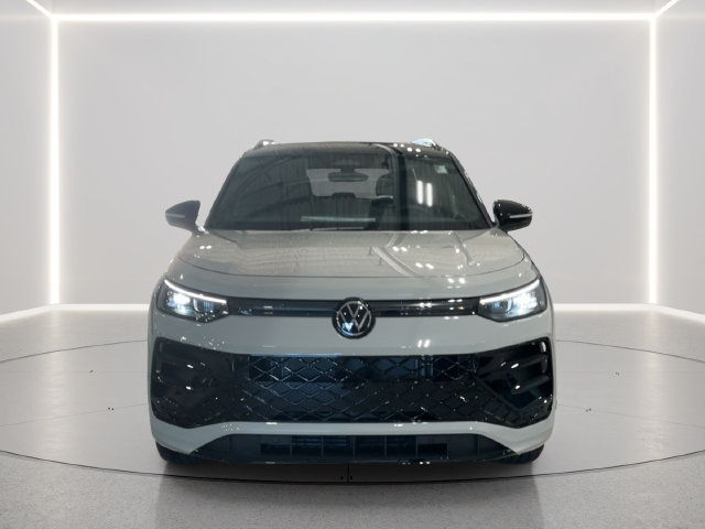 New 2026 Volkswagen Tiguan SE R-Line AWD/4WD image 9