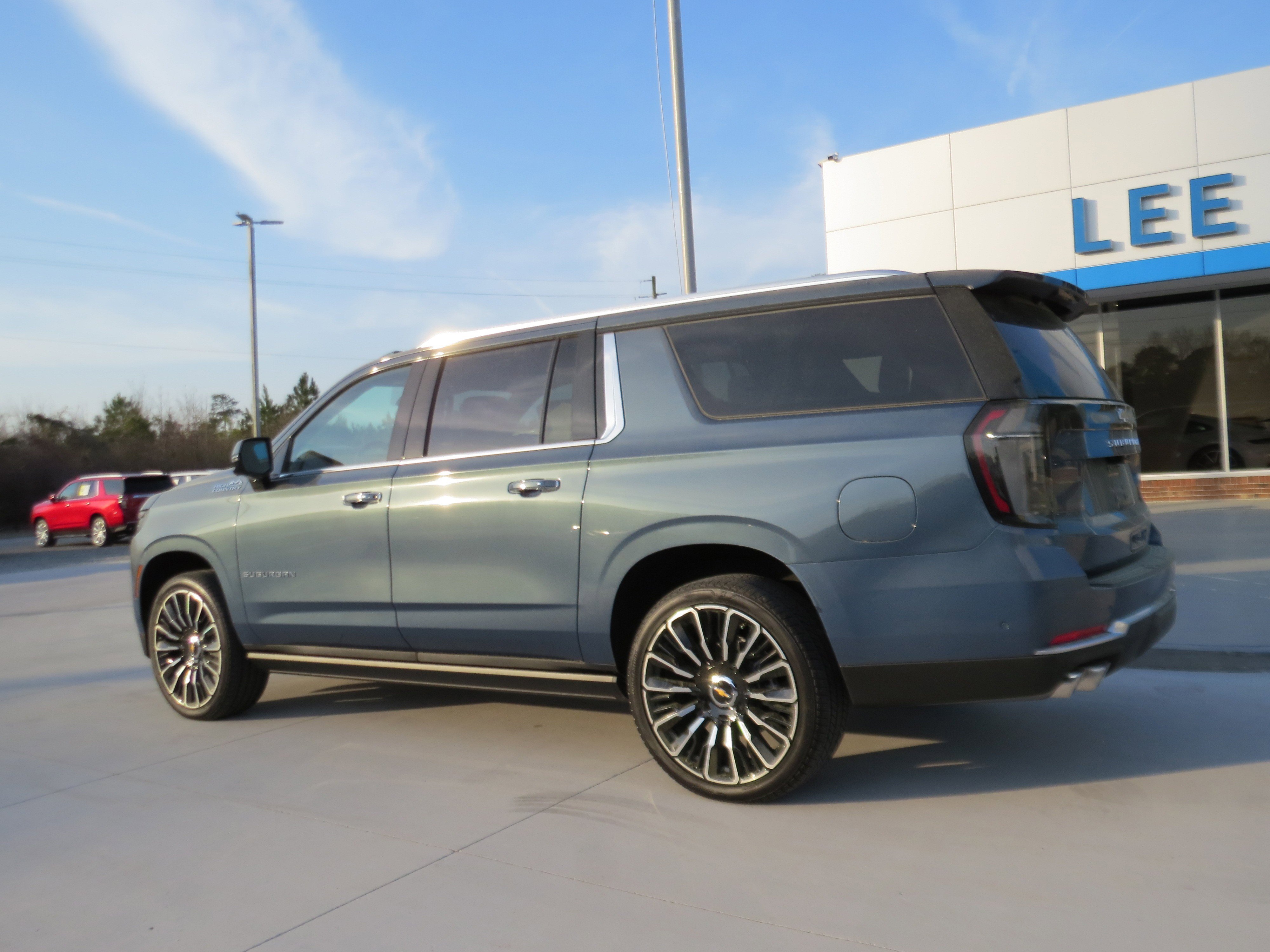 New 2026 Chevrolet Suburban High Country AWD/4WD image 3