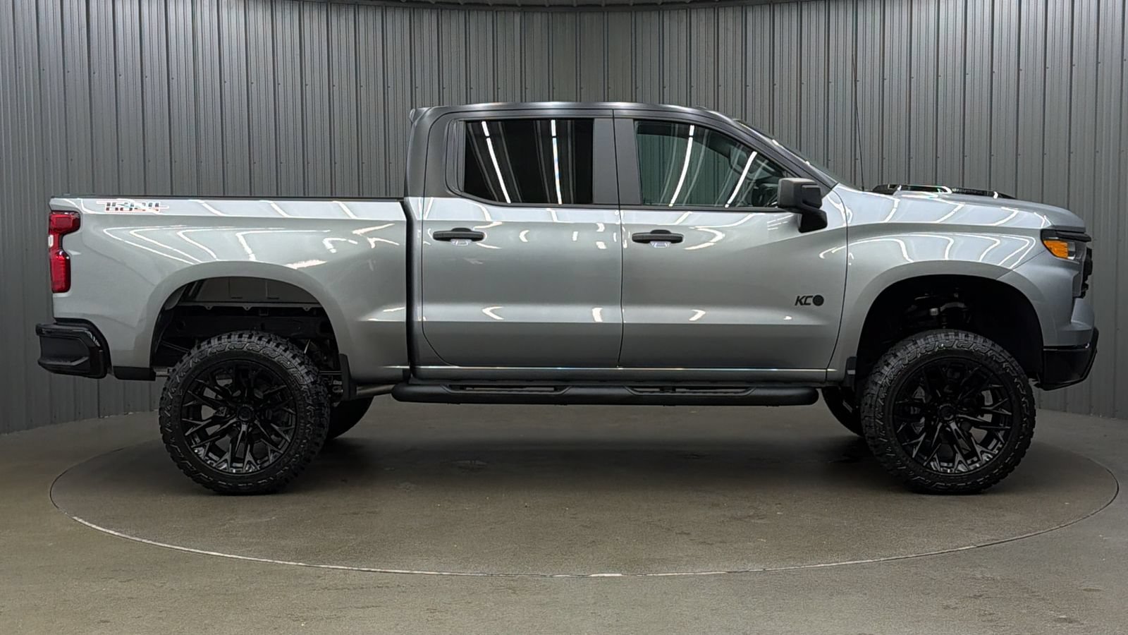 Used 2026 Chevrolet Silverado 1500 Custom Trail Boss w/ LPO, Dark Essentials Package AWD/4WD image 6