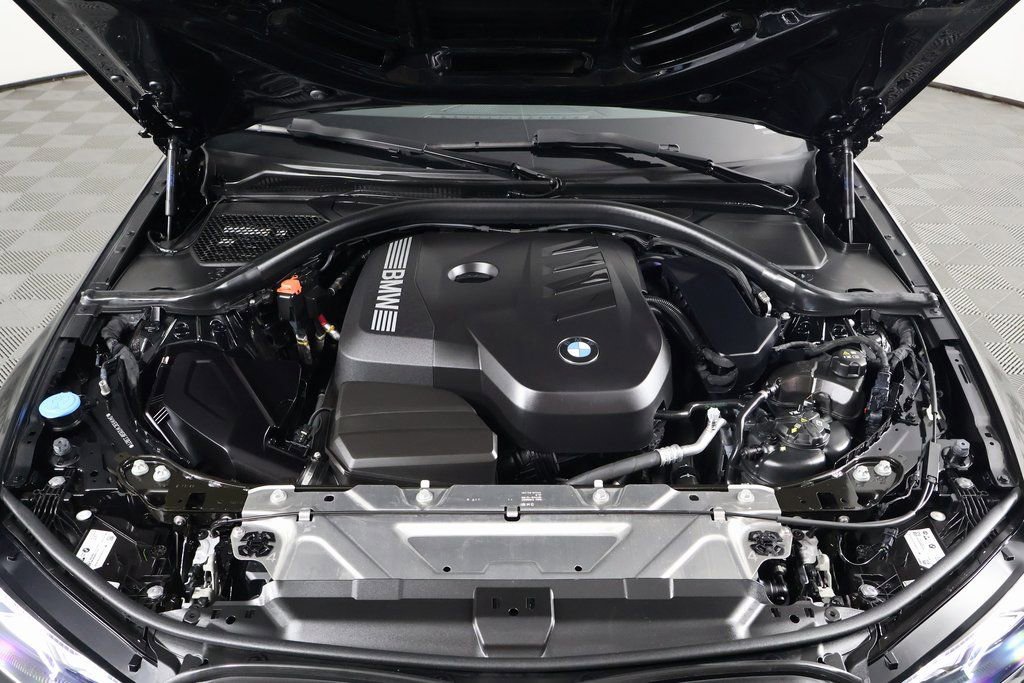 Used 2025 BMW 330i Sedan w/ Premium Package image 15