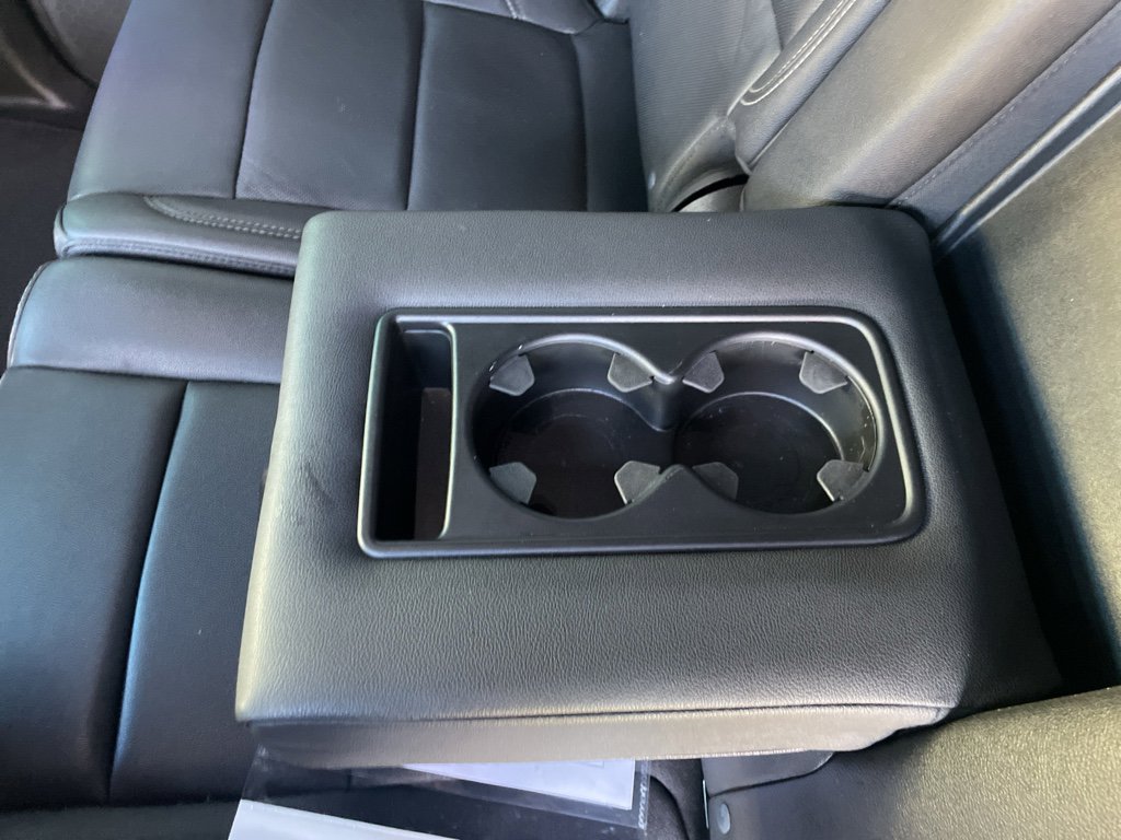 Used 2023 GMC Yukon SLT image 48