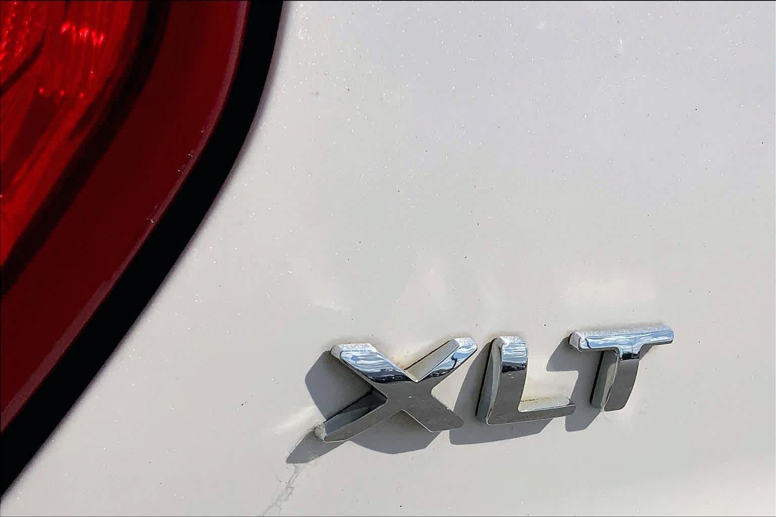 Used 2017 Ford Explorer XLT w/ Equipment Group 202A FWD image 10