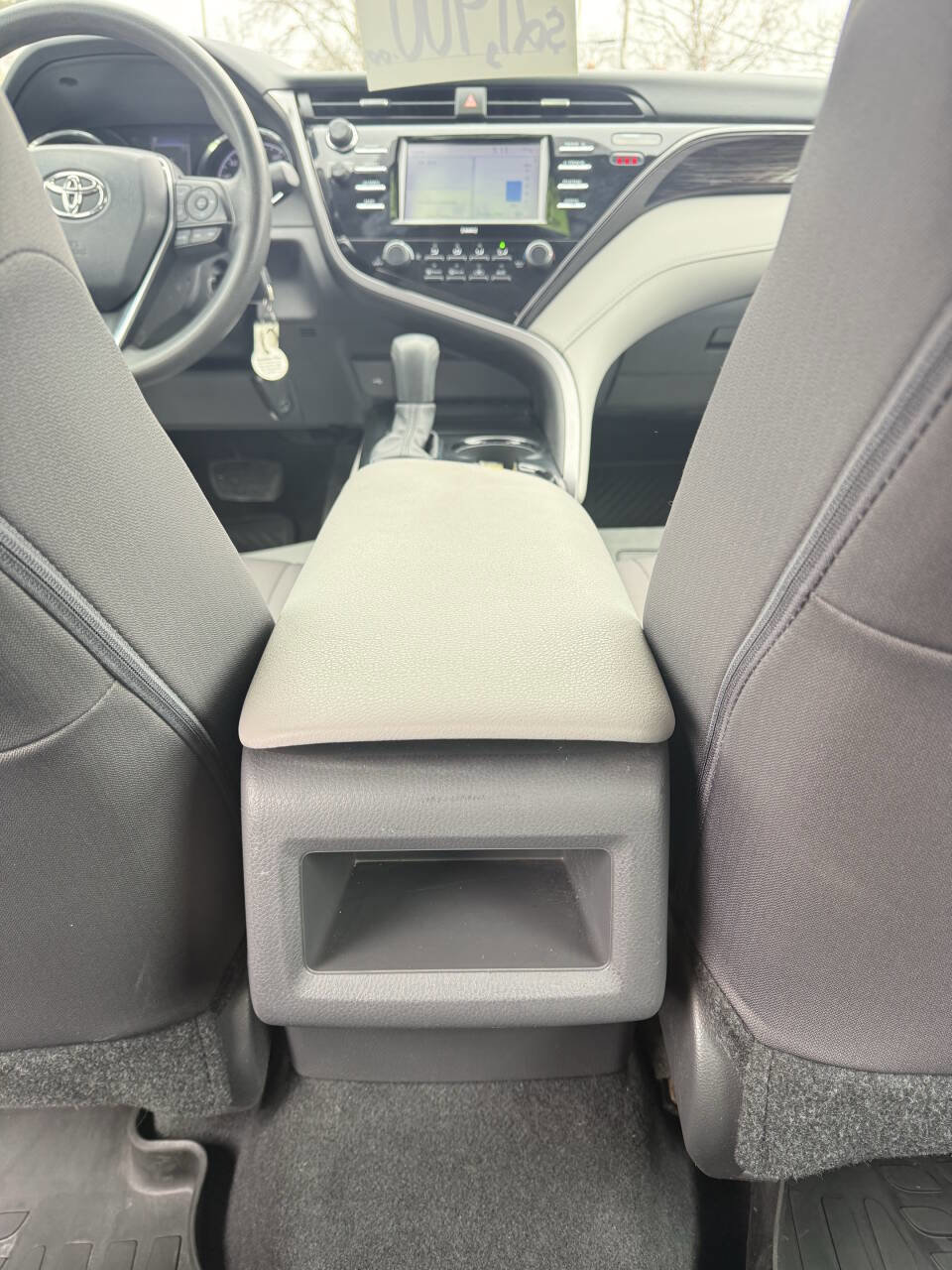 Used 2020 Toyota Camry LE image 14