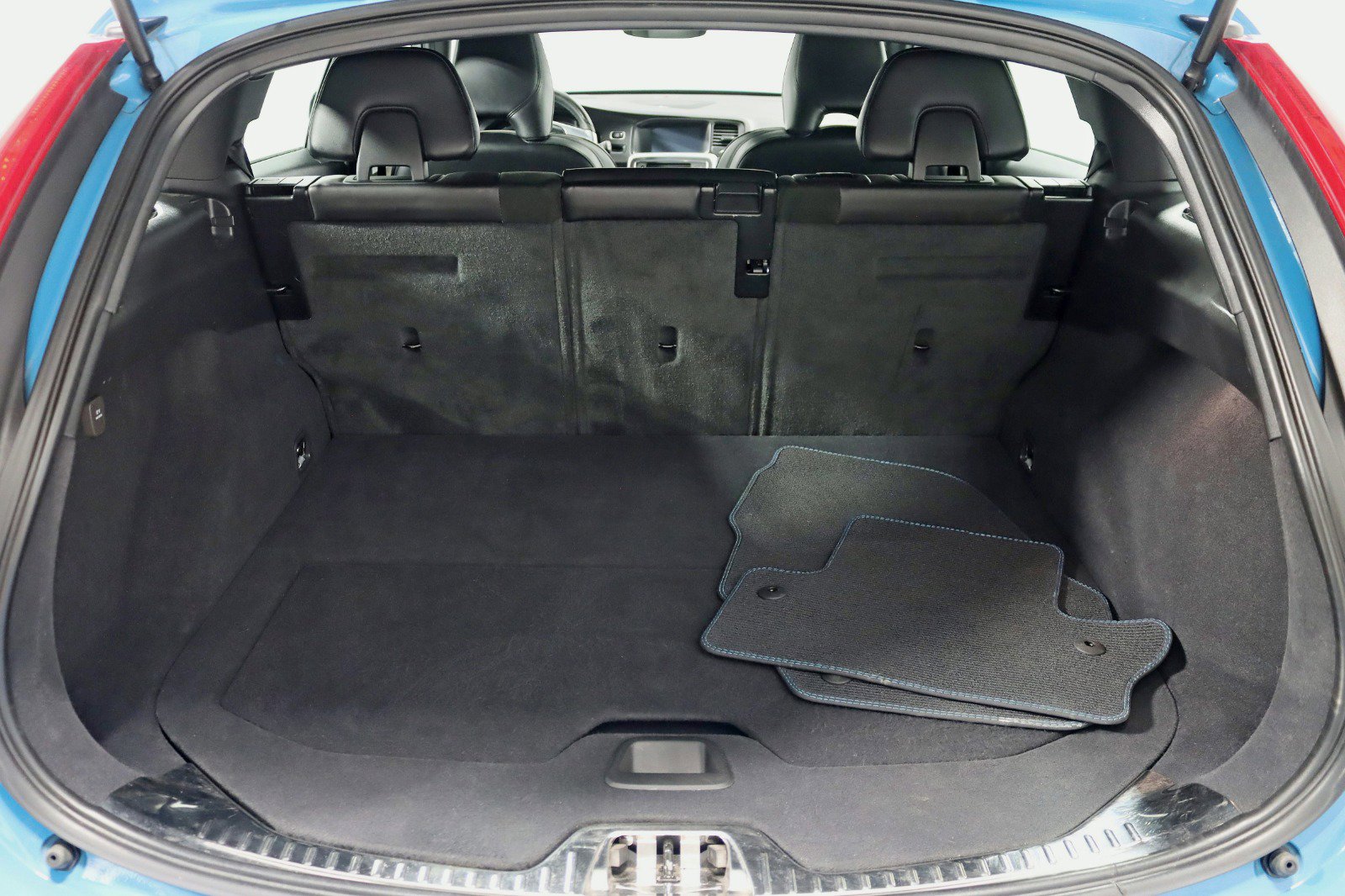 Used 2017 Volvo V60 T6 Polestar image 39
