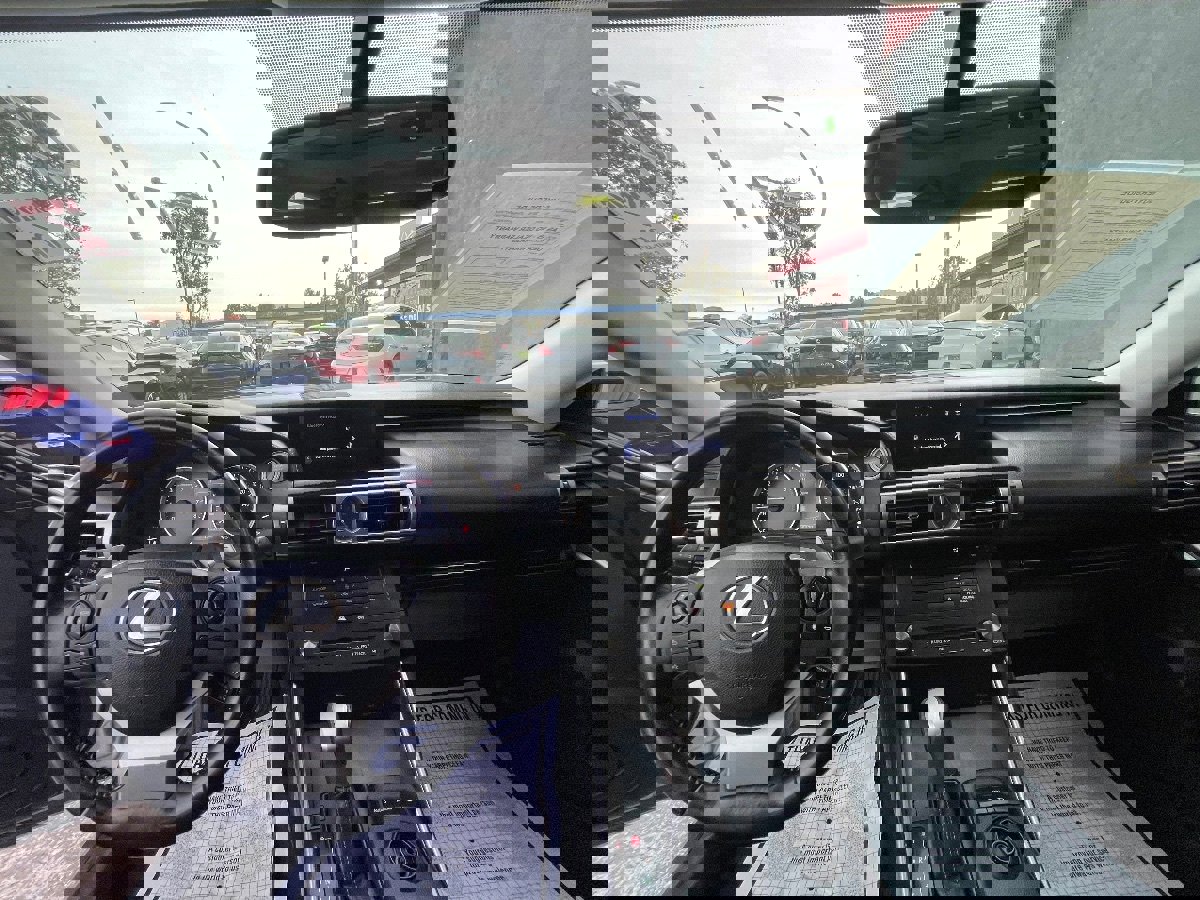 Used 2016 Lexus IS 200t w/ Luxury Package image 9