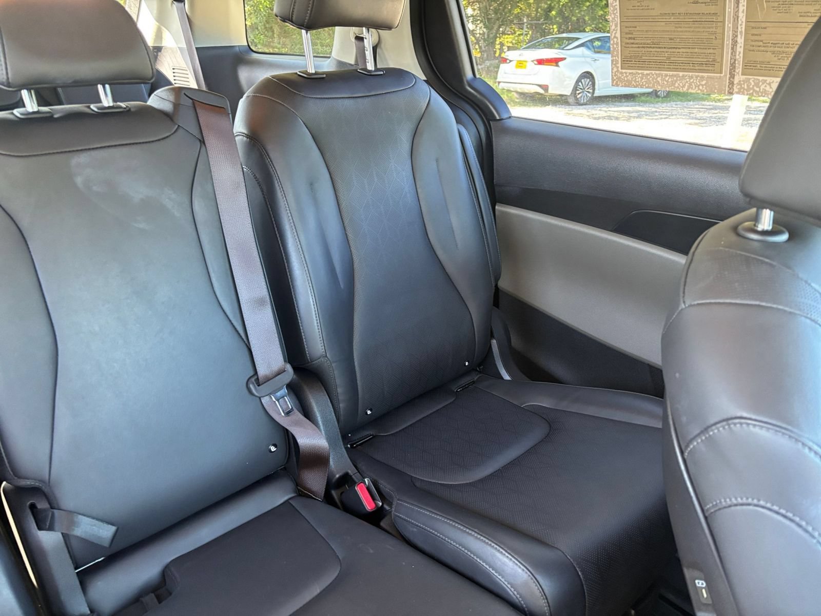 Used 2026 Kia Carnival FWD image 39