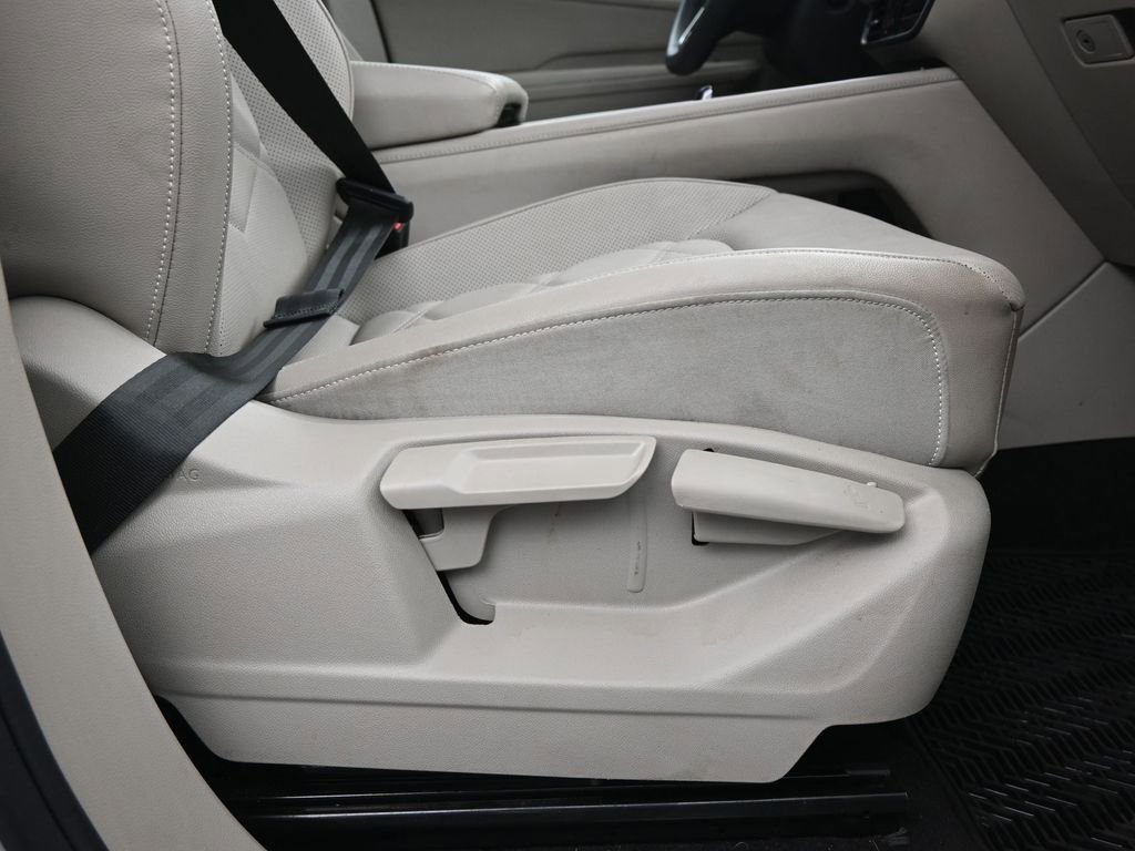 Used 2024 Volkswagen Atlas SE w/ Panoramic Sunroof Package image 15