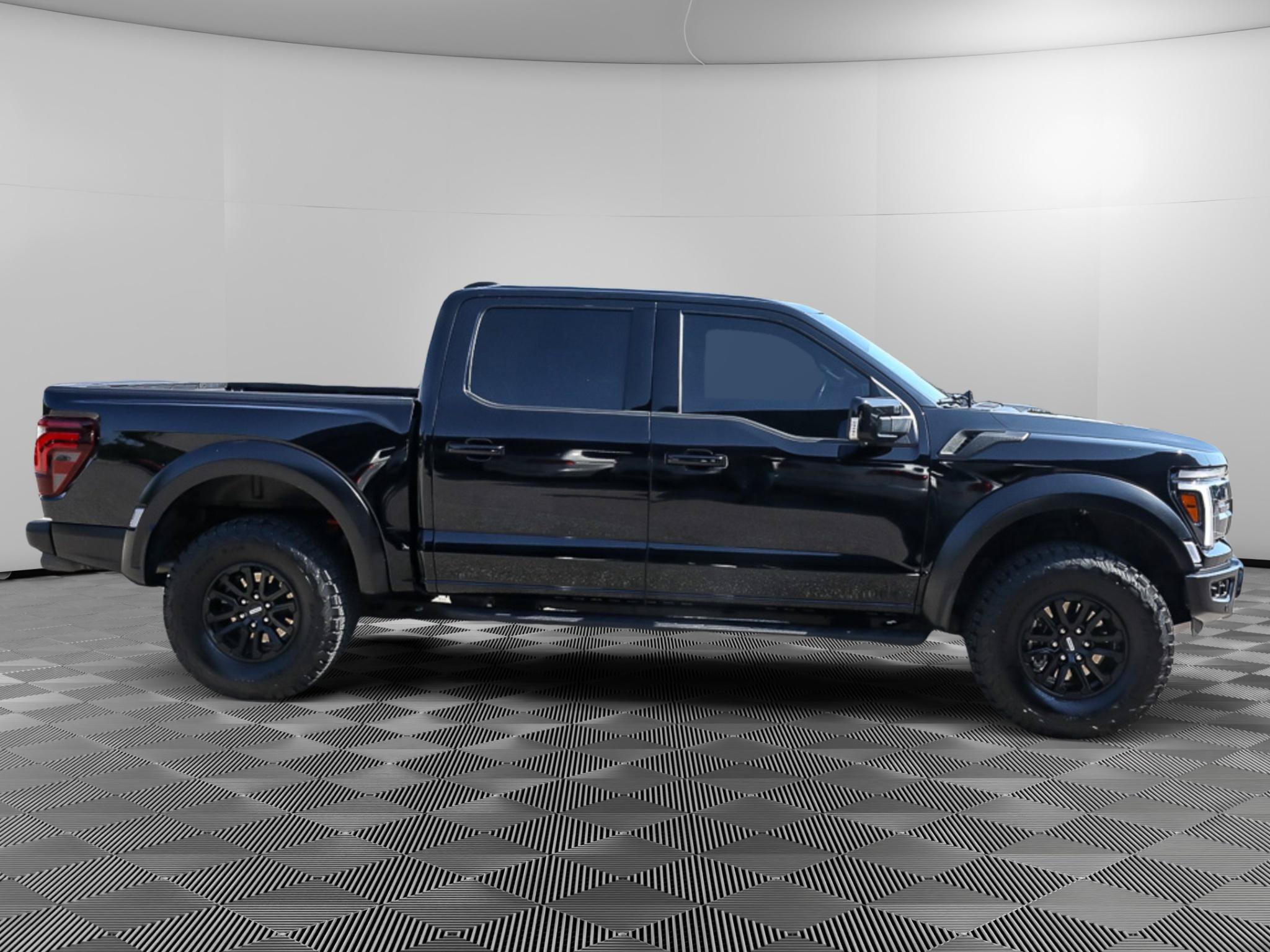 Used 2024 Ford F150 Raptor AWD/4WD image 9