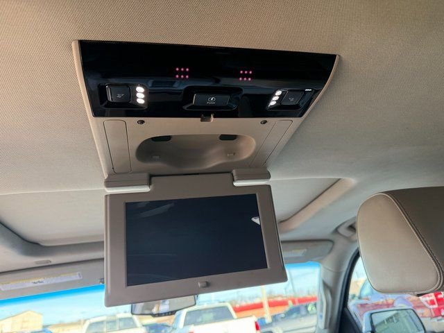 Used 2018 GMC Yukon XL Denali image 18