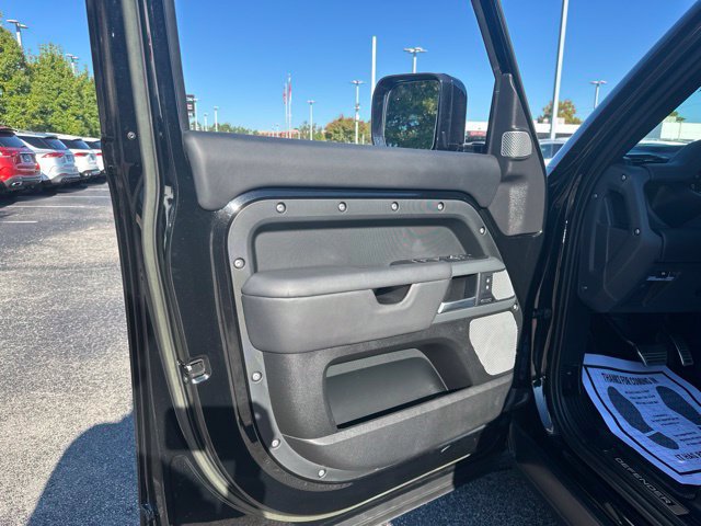 Used 2023 Land Rover Defender 130 X AWD/4WD image 18