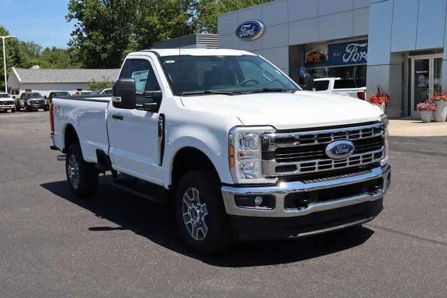 New 2025 Ford F350 XLT image 2
