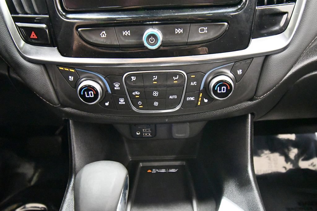 Used 2024 Chevrolet Traverse High Country AWD/4WD image 28