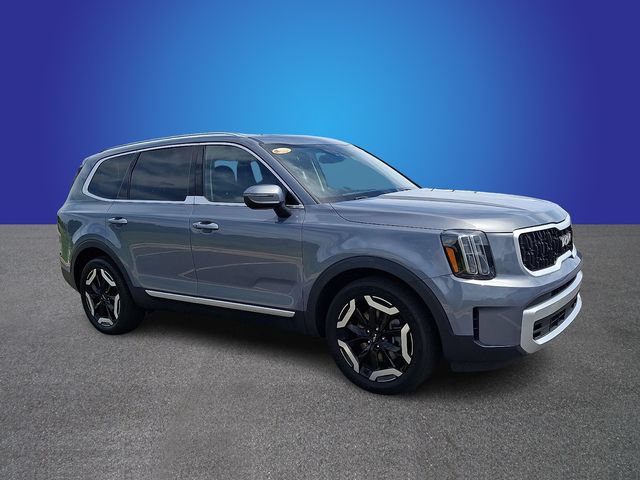 Used 2023 Kia Telluride EX w/ EX Captain's Chair Package AWD/4WD image 3