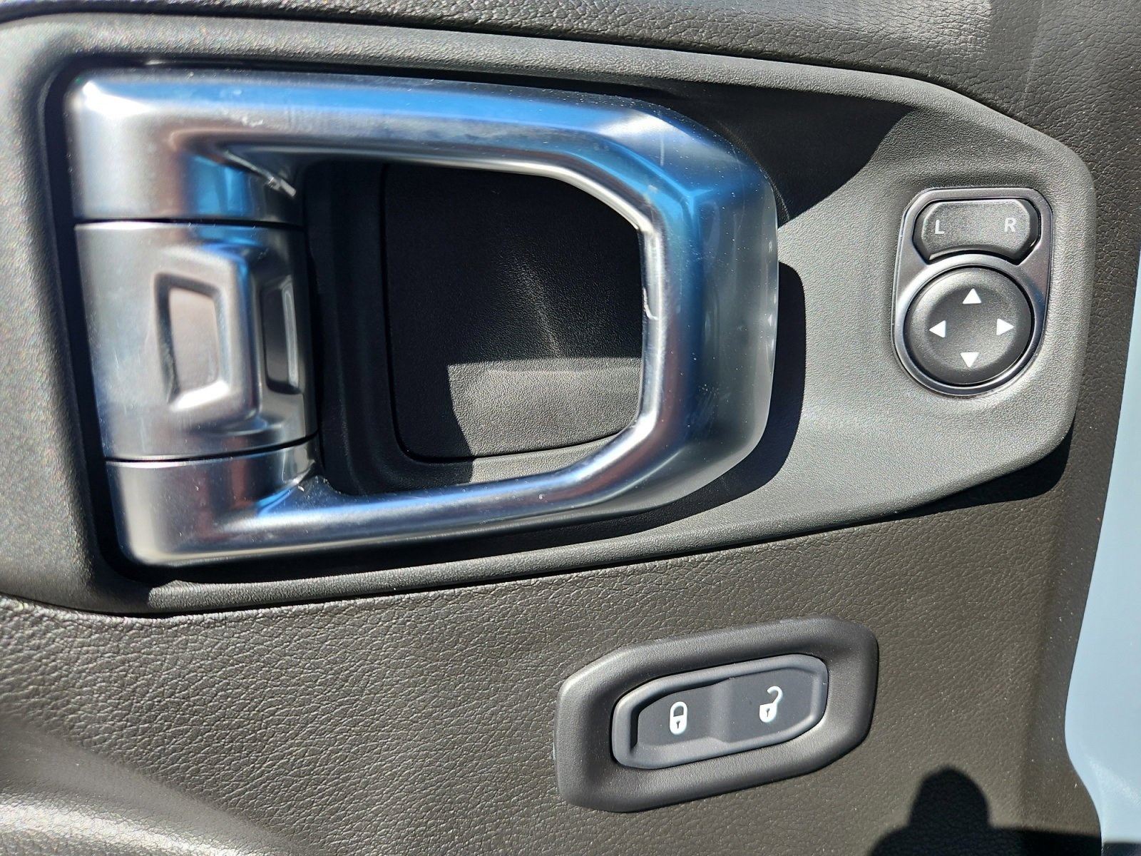New 2026 Jeep Wrangler Sport S image 22
