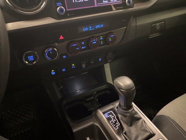Used 2022 Toyota Tacoma TRD Off-Road w/ Technology Package AWD/4WD image 13