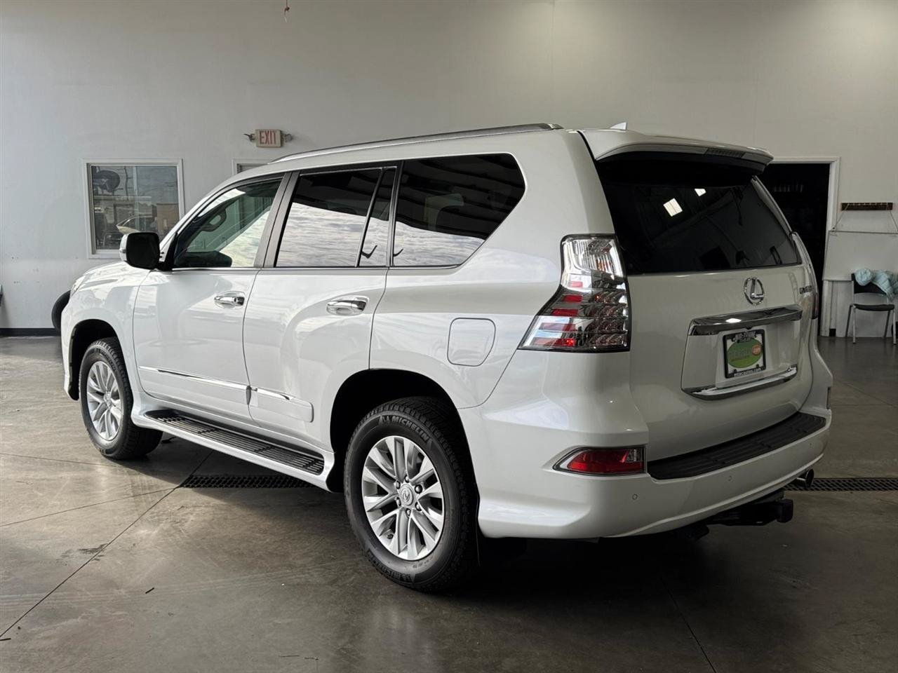 Used 2019 Lexus GX 460 Premium AWD/4WD image 32