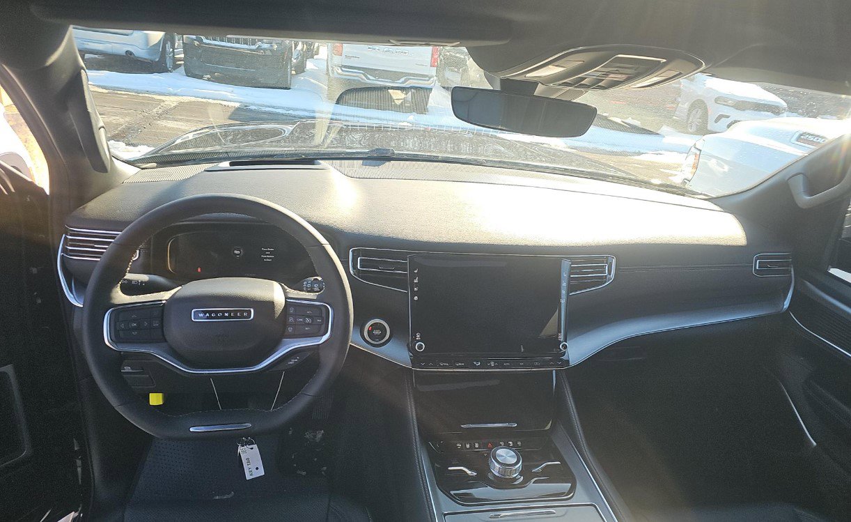 Used 2024 Jeep Wagoneer Series II w/ Convenience Group I image 9