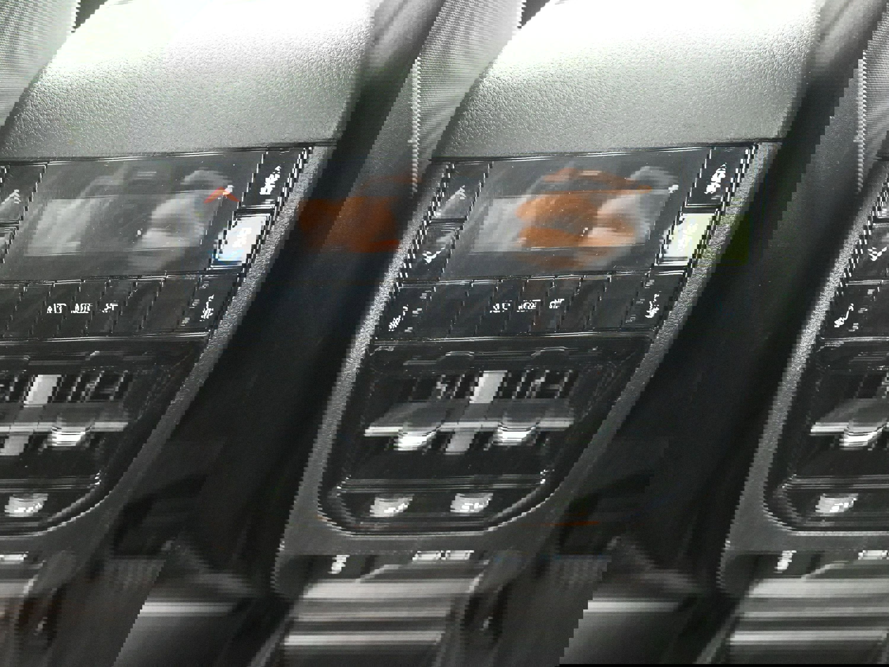 Used 2022 Jeep Grand Cherokee L Limited image 24