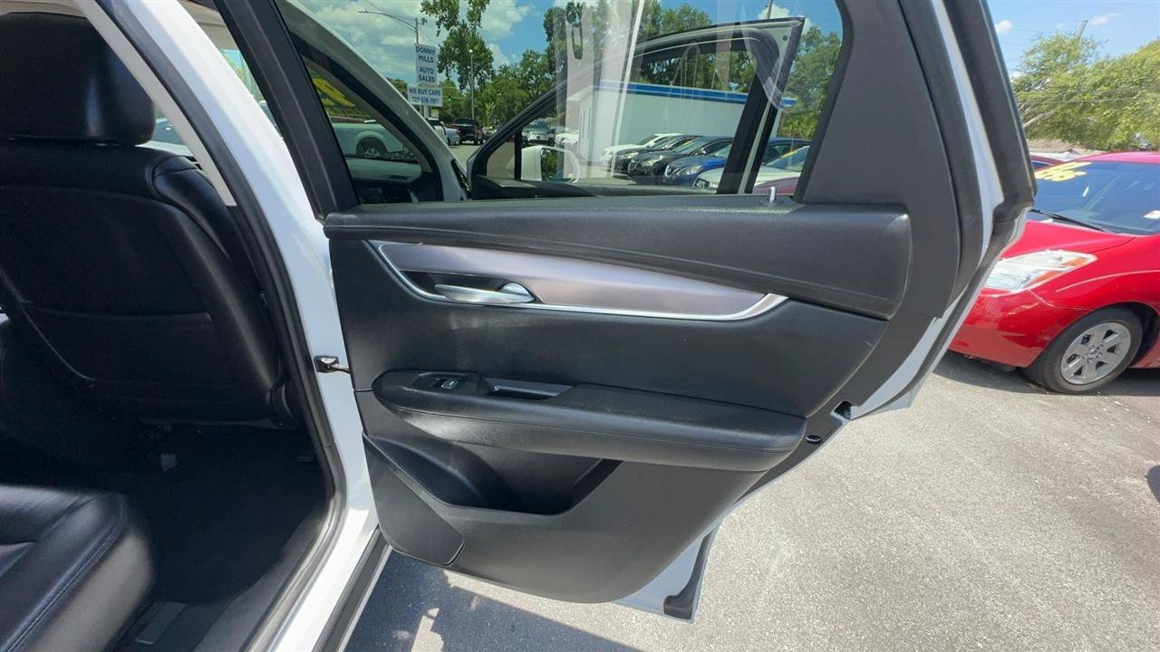 Used 2017 Cadillac XT5 Luxury FWD image 24