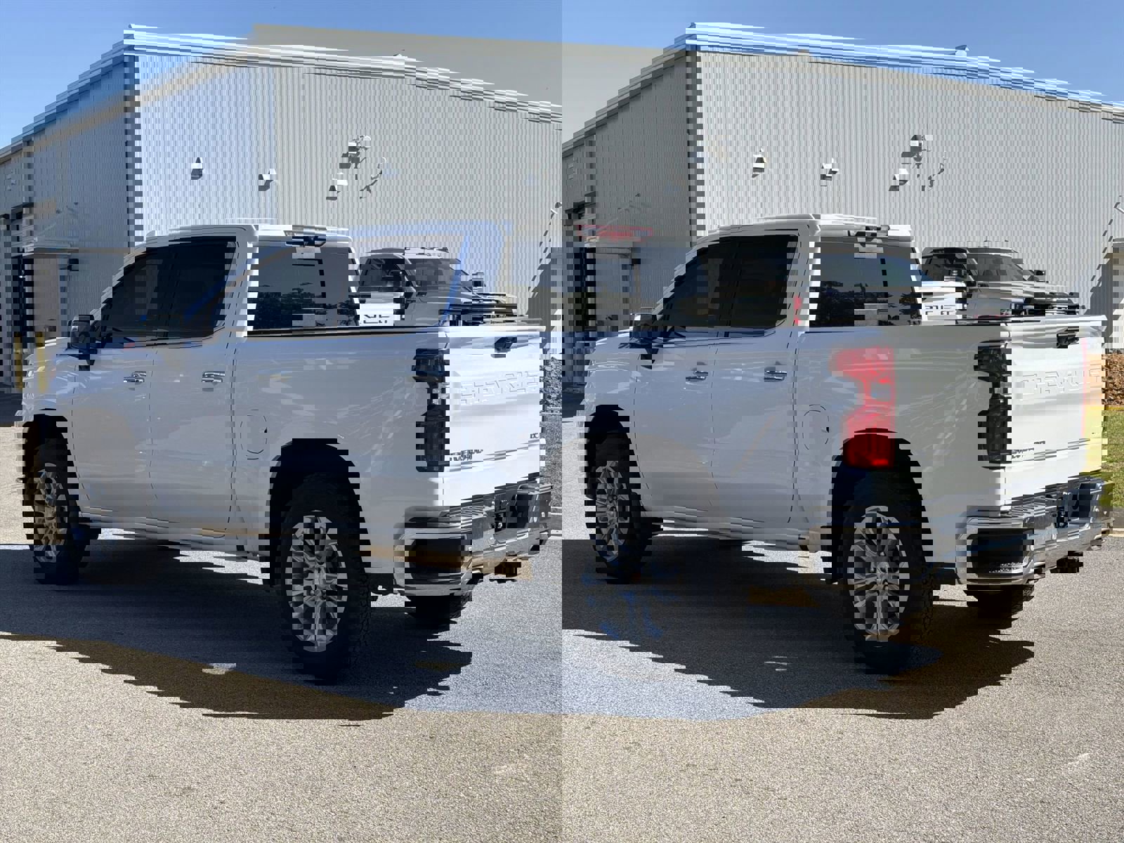 Used 2025 Chevrolet Silverado 1500 LTZ w/ LTZ Premium Package image 8